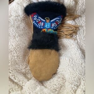 Left Hand Astis Mitten